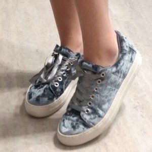 Report R2 AIOLI Blue Velvet Satin Lace Up Sneakers